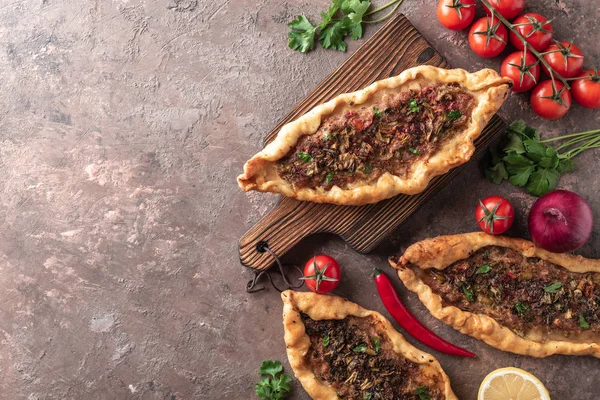 Vue Dessus Tasty Turkish Pide Sur Table Minable — Photo