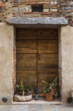 San Casciano dei Bagni, Siena, Toskana, İtalya pencere sokak ev kapı mimari detay
