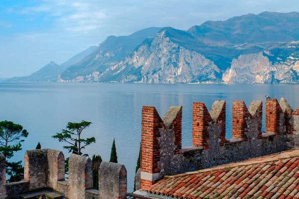 マルセインとガルダ湖の伝統的な建築 リヴァ ガルダ イタリア ヨーロッパ — ストック写真