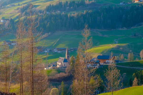 Paisaje Del Pueblo Montaña Verde Valle Del Tirol Del Sur — Foto de Stock