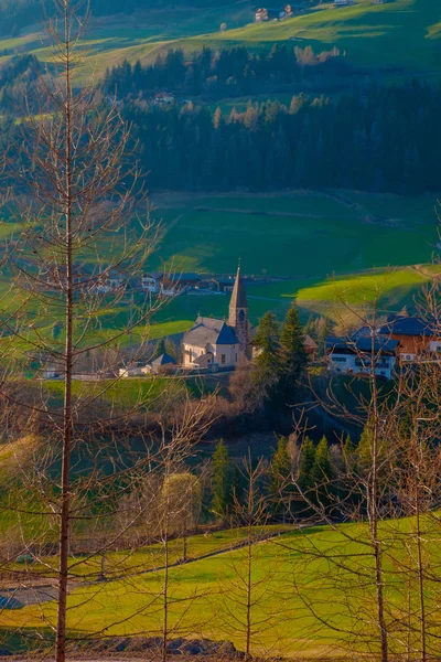 Paysage Village Montagne Dans Vallée Verdoyante Tyrol Sud Italie Europe — Photo