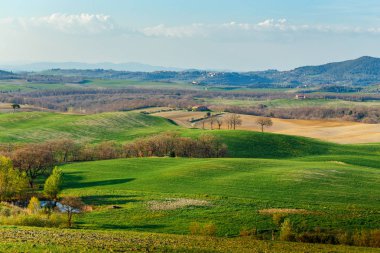 Toskana, Italya Köyü ile güzel kırsal peyzaj sahne