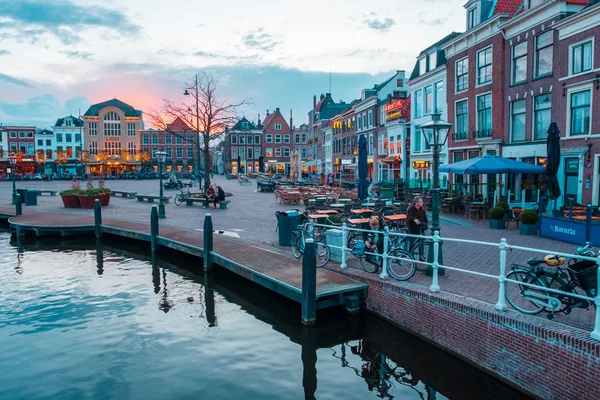 Waterways Typical Dutch Architecture April 2018 Leiden Historical Building Leiden — Stock Photo, Image