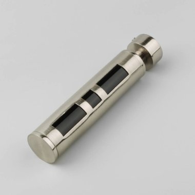 Dekoratif modern perde kutup gri arka planda biten