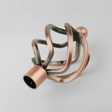 Gri arka planda perde saçak için Vintage spiral şekilli metal ucu