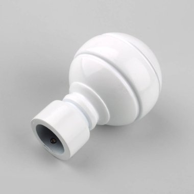 Gri arka planda modern beyaz top perde korniş finial