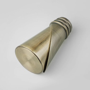 Gri arka planda perde saçak için modern metal bitiş