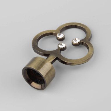 Gri arka plan üzerinde perde direği için modern kulüpleri şeklinde son