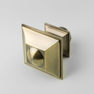 Dekoratif Metal perde kutup gri arka planda biten