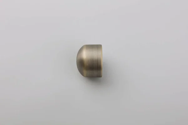 Eenvoudige Metalen Plug Voor Gordijn Dakrangen Grijze Achtergrond — Stockfoto
