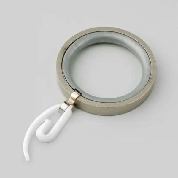 Gordijn Metalen Ring Met Kunststof Hanger Voor Kroonlijst Pole Grijze — Stockfoto