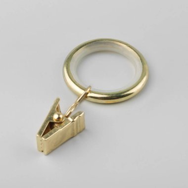 Gri arka plan üzerinde korniş kutup için askı ile Perde metal halka