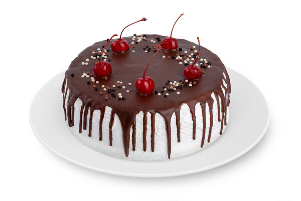 Круглый бисквитный торт со сливками лежит на белой тарелке на белом фоне
.