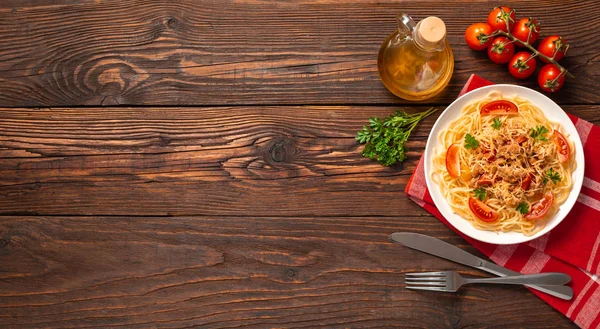Pasta Boloñesa Con Salsa Tomate Carne Picada Queso Parmesano Rallado —  Fotos de Stock