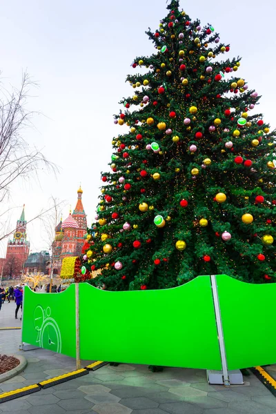 Moscou Rússia Dezembro 2019 Decorações Para Ano Novo Feriados Bolas — Fotografia de Stock