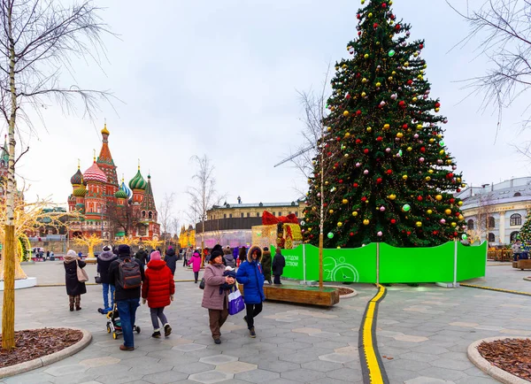 Moscou Rússia Dezembro 2019 Decorações Para Ano Novo Feriados Bolas — Fotografia de Stock