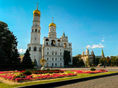 Yazın güneşli bir günde Büyük Çan Kulesi Ivan. Moskova. Kremlin.