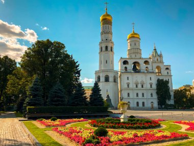 Yazın güneşli bir günde Büyük Çan Kulesi Ivan. Moskova. Kremlin.