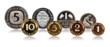 Almanya Alman pfennig işareti sikke seti, beyaz izole