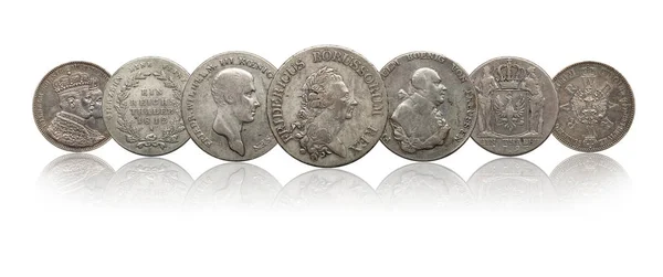 Alemanha moedas de prata alemão thaler prussia isolado no fundo branco — Fotografia de Stock