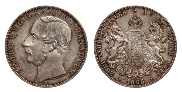 Niemcy Niemiecka srebrna moneta 2 2 Thaler podwójny Thaler Hannover wybite 1866 izolowane na białym tle — Zdjęcie stockowe