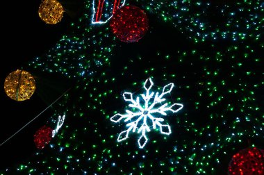Yeşil Noel geçmişi. Şenlikli dekorasyonlar