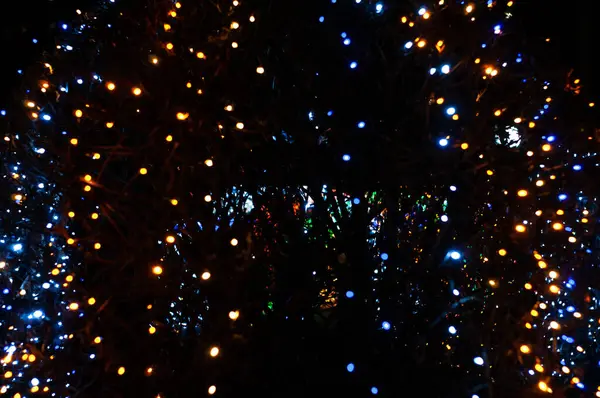 Несконцентрированные Размытые Сверкающие Сияющие Рождественские Синие Оранжевые Фоны Боке Темноте — стоковое фото