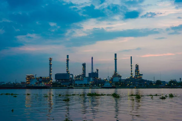 Oil Refinery Petrochemical Industry River Sunrise Power Industry — Stock Photo, Image