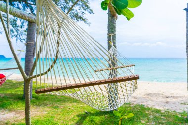 Beyaz beşik plaj tatil konseptini rahatlatıyor.