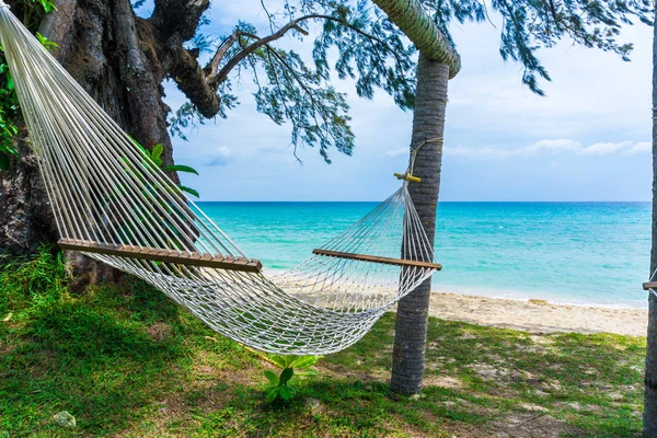 Biała Kołyska Relaksującej Plaży — Zdjęcie stockowe