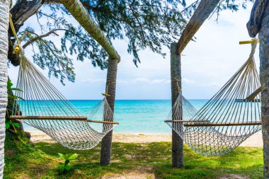 Beyaz beşik plaj tatil konseptini rahatlatıyor.