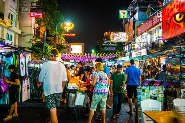 Bangkok Thajsko Února 2015 Turisté Těší Khao San Road Khao — Stock fotografie