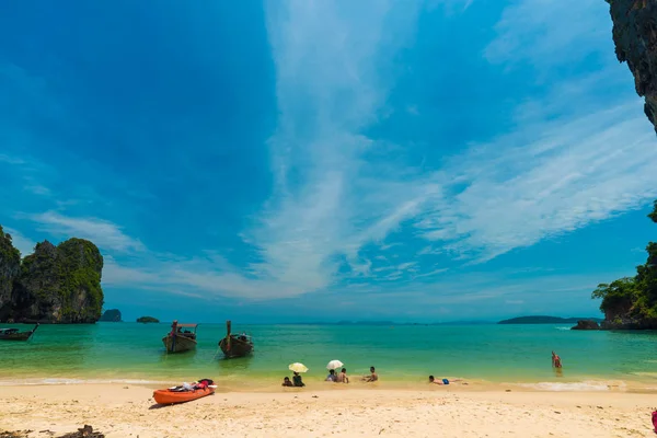 Hav Vit Sand Strand Med Stenig Krabi Thailand — Stockfoto