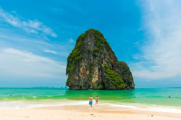 Sziget Tenger Fehér Homokos Strand Sziklás Sziget Krabi Thaiföld — Stock Fotó