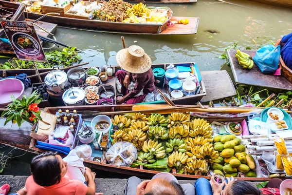 Alimento Bebida Vendem Mercado Flutuante Damnoen Saduak Ratchaburi Perto Bangkok — Fotografia de Stock