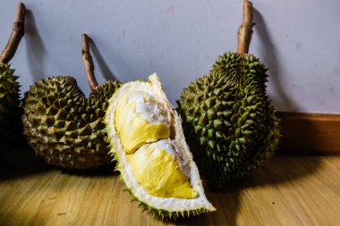 Durian tropikal Asya meyve meyve tatlı ve yağ bol sarı