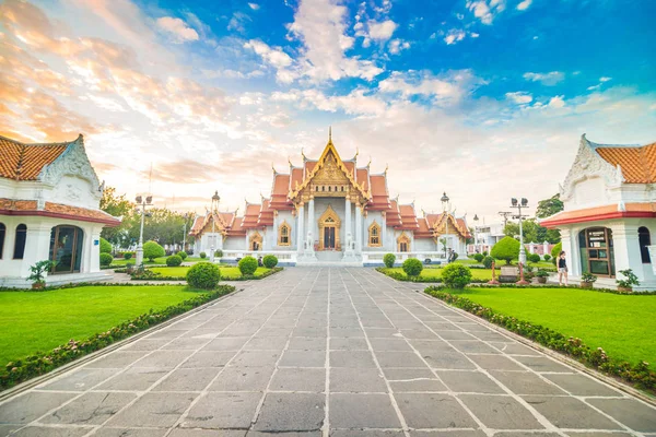 Buda Mármol Bangkok Wat Benchamabophit Templo Tarde Puesta Del Sol — Foto de Stock