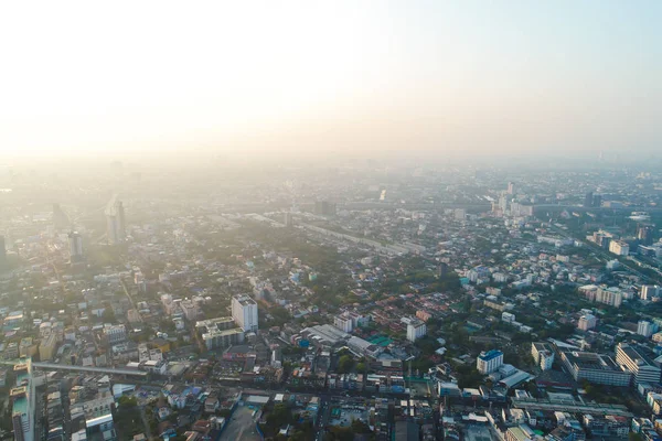 Bangkok şehir havadan görünümü oluşturma günbatımı ışığı