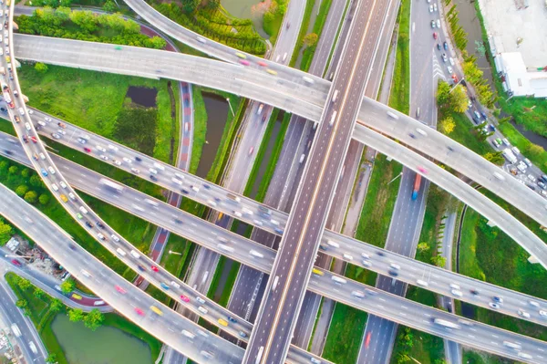 Expressa Tráfego Rodoviário Com Circulação Veículos Conceito Logístico Visão Aérea — Fotografia de Stock