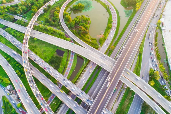 Expressway Transporter Trafikerar Väg Med Fordonets Rörelse Logistiska Koncept Flygfoto — Stockfoto