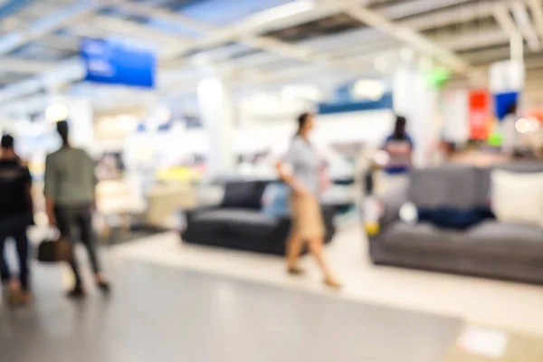 Blur Pessoas Fazendo Compras Casa Mart Superstore Com Mobiliário Moderno — Fotografia de Stock