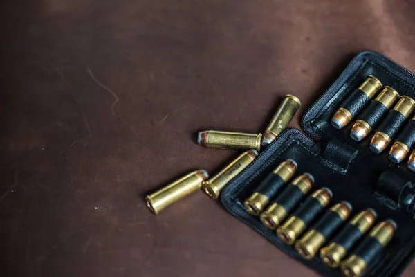 Magnum Ceket Yumuşak Noktası Bullet Deri Doku Arka Plan Üzerinde — Stok fotoğraf
