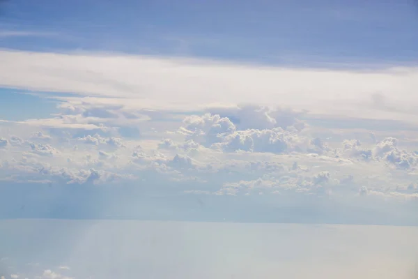 Błękitne Niebo Tle Natura Widok Samolotem Chmury — Zdjęcie stockowe