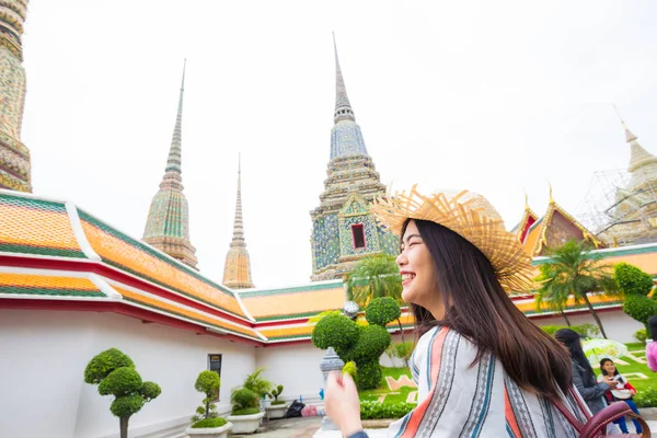 Joven Asiático Viajero Mujeres Con Mochila Sombrero Tour Caminar Buddha —  Fotos de Stock