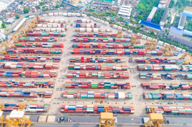 Şehri bina ağır sanayi tekne ile nakliye kargo lojistik konteyner