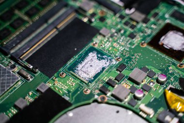 Bilgisayar anakart üzerinde soyut elektronik devre yakın teknoloji kavramı