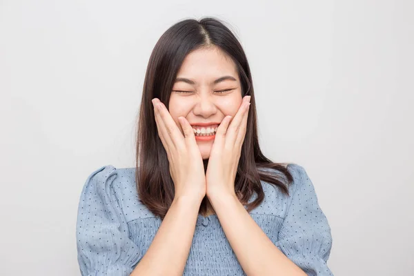 Riendo Hermosas Mujeres Asiáticas Sobre Fondo Blanco Retrato Mujeres —  Fotos de Stock