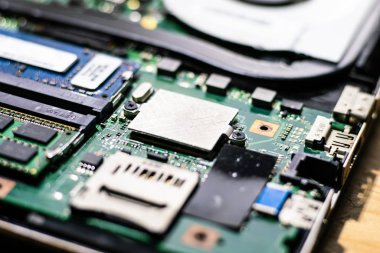 Bilgisayar anakartta soyut elektronik devre yakın çekim