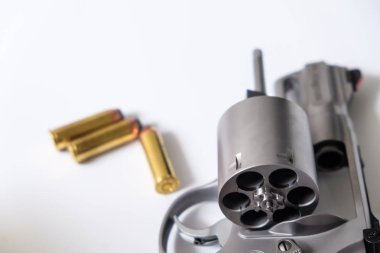 Snubnose .44 magnum silah küçük dev yakın