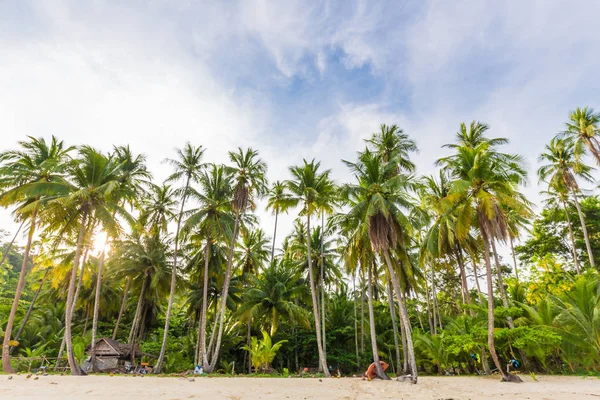 Hermosa playa idílica de mar tropical — Foto de Stock